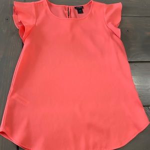 Super cute flutter sleeve top